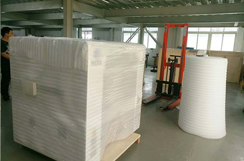 貴州客戶SMT設(shè)備專車送貨，貨到上門安裝調(diào)試