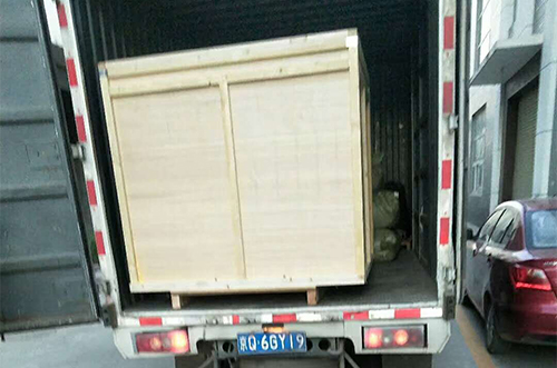 重慶客戶SMT設備專車送貨，貨到上門安裝調試