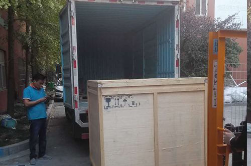 周口客戶SMT設(shè)備專車送貨，貨到上門安裝調(diào)試