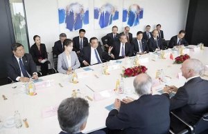 這芯片有啥奧秘，讓李克強(qiáng)端詳了這么久