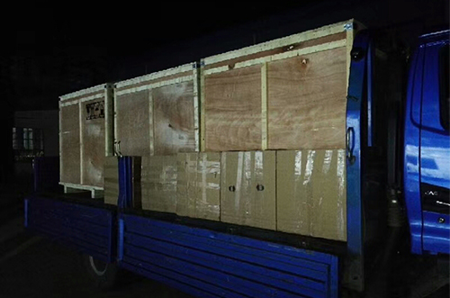 湖南客戶SMT設(shè)備專車送貨，貨到上門安裝調(diào)試