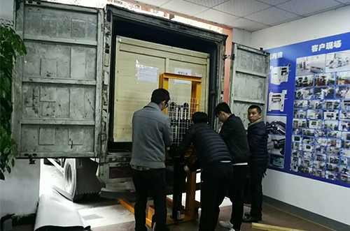 蚌埠客戶SMT設(shè)備專車送貨，貨到上門安裝調(diào)試